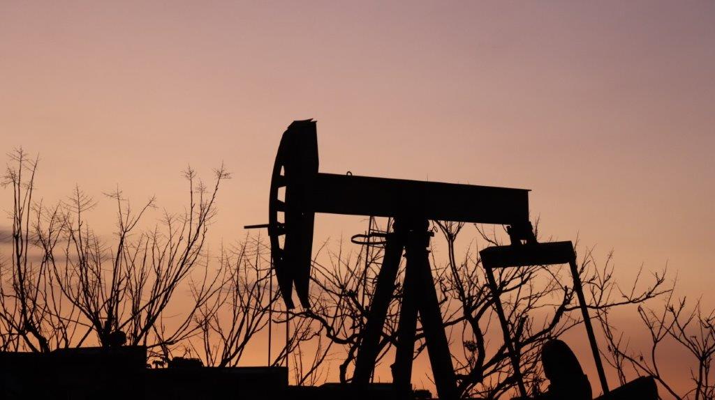 A silhouette of a oil pump

AI-generated content may be incorrect.