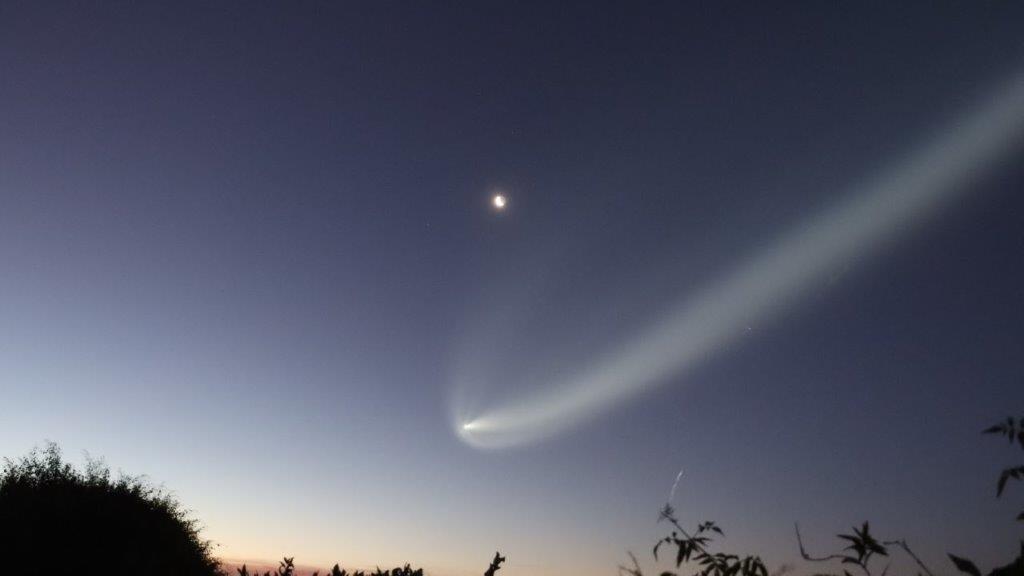 A comet in the sky

AI-generated content may be incorrect.